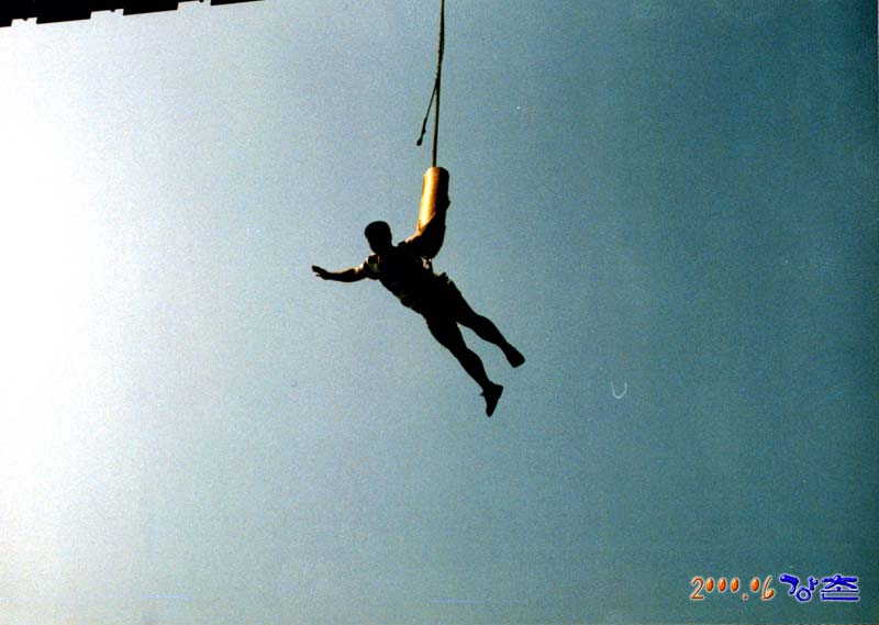 068m.jpg